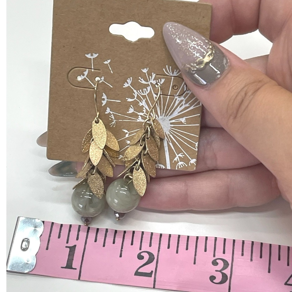 Cracker Barrel Gold Tone Textured Leaf Dangle Earrings with Sage Green Beads‎